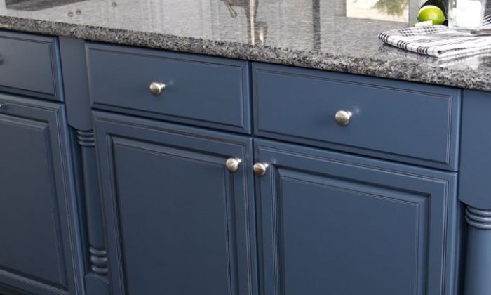 what color cabinets with black granite countertops