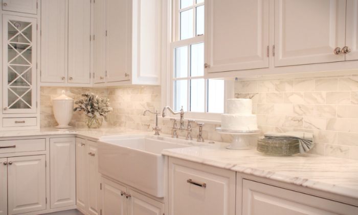 short marble backsplash