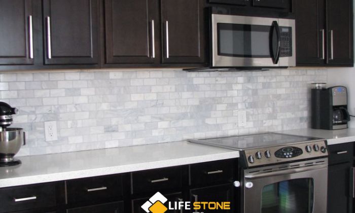 Fantasy Brown With Dark Backsplash